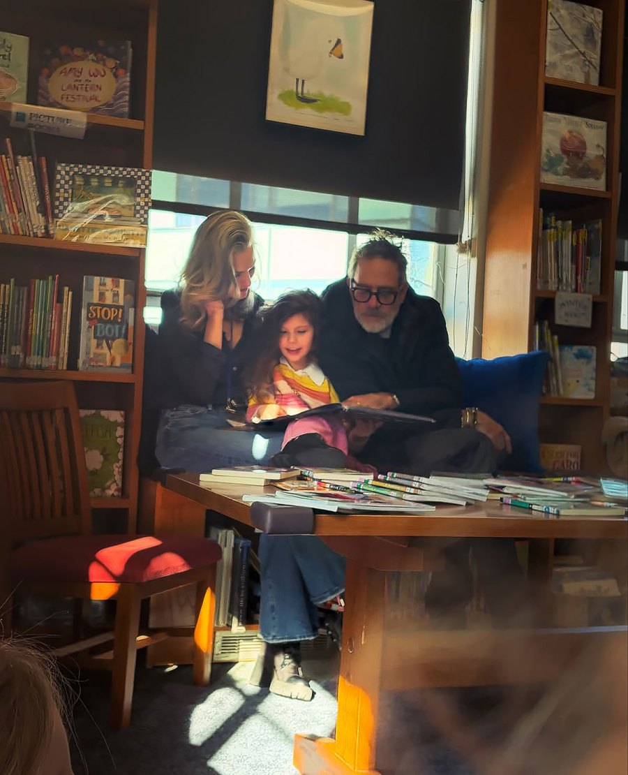 Hilarie Burton Morgan They Bring Their Kids to the Library Just Like Us