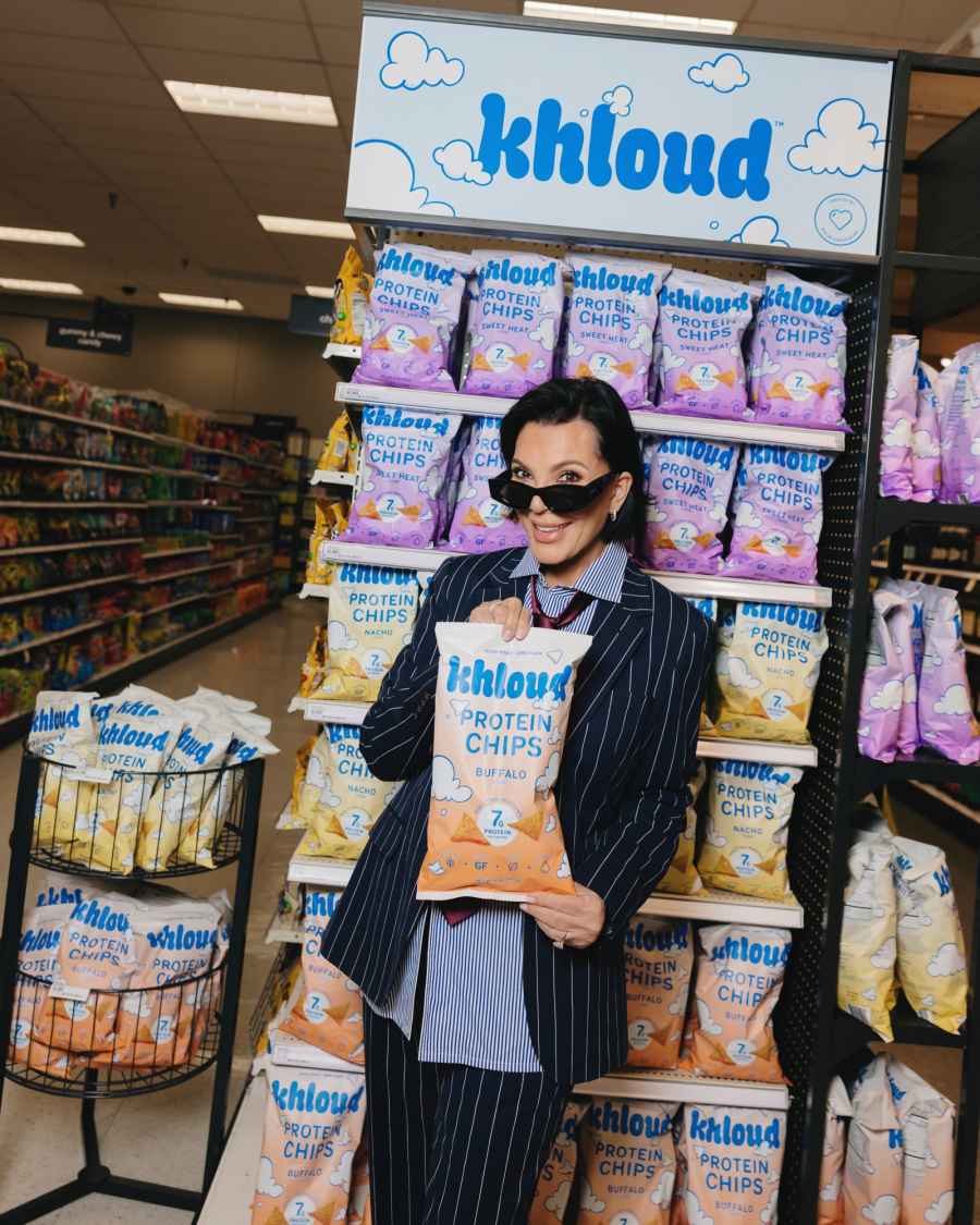 Kris Jenner Khloud Chips Hot Pics.jpeg