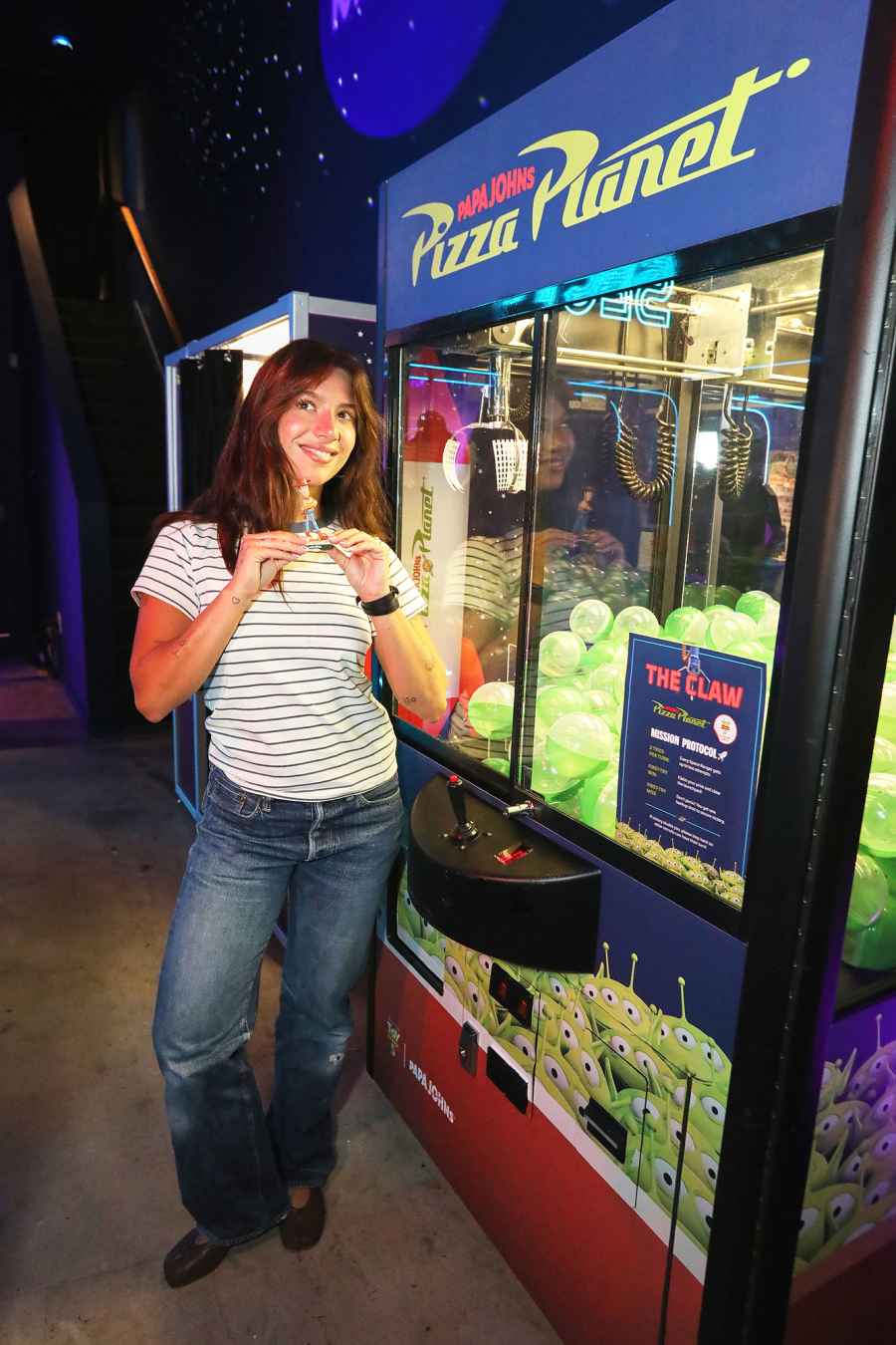 Mackenzie Ziegler They Cant Resist a Claw Machine Just Like Us