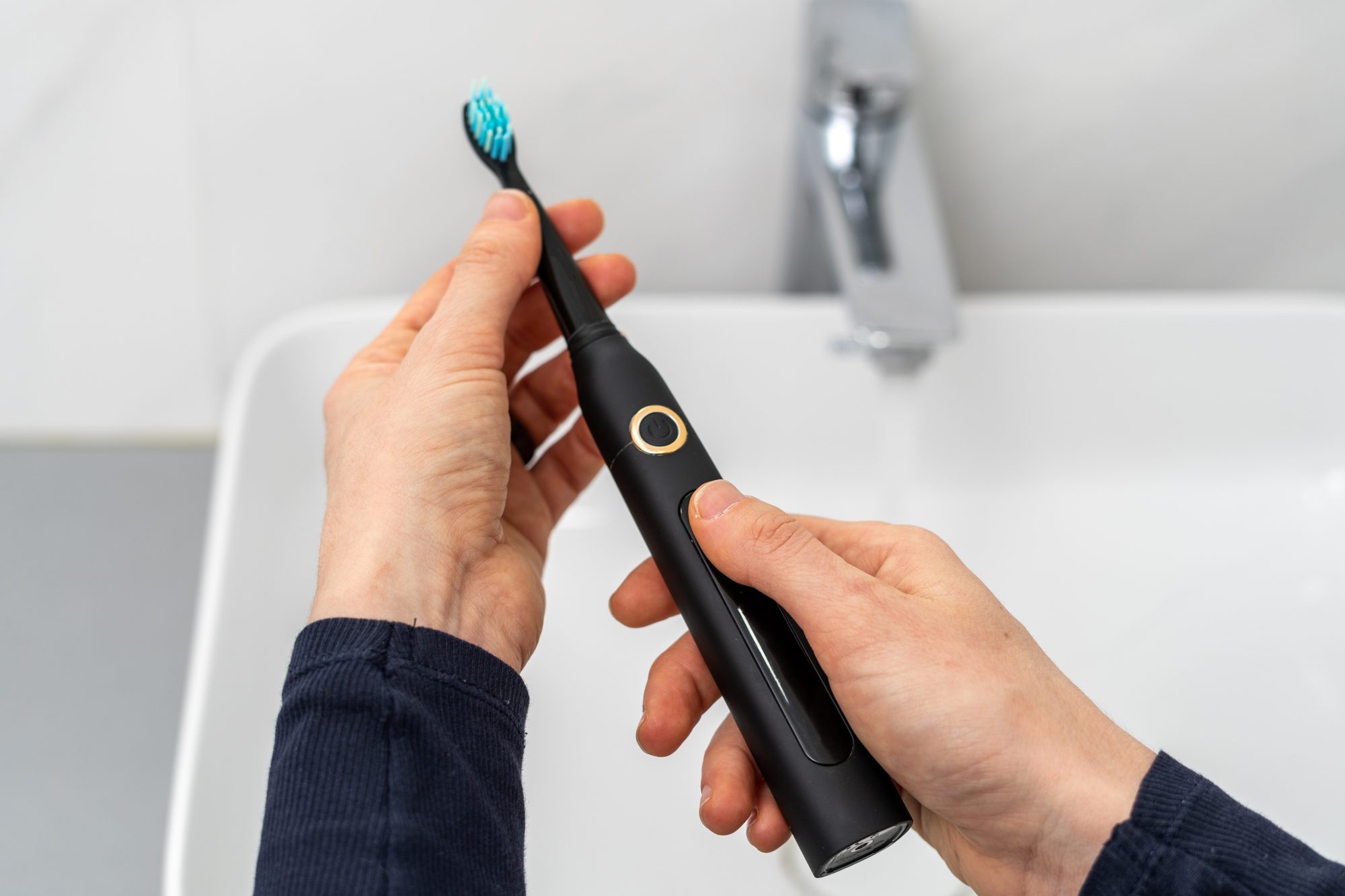 GettyImages-1301030509-Would-You-Pay-499-for-a-Toothbrush-With-a-Camera-and-AI-Heres-What-Dentists-Want-You-to-Know-First